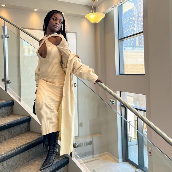 Cream/ beige dress - Picture 3 of 4